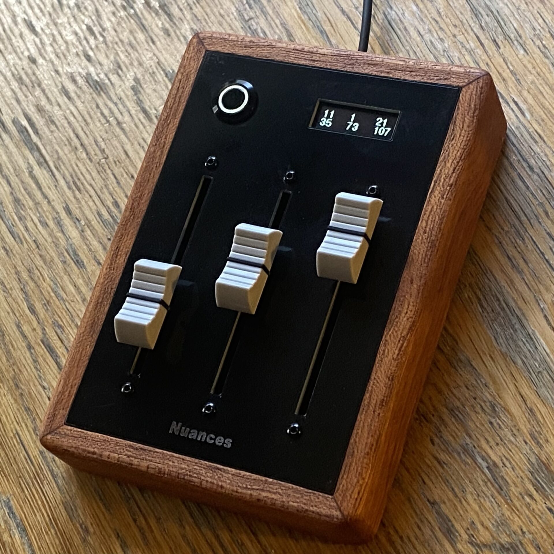 Premium MIDI expression controller for orchestral composers using Kontakt libraries