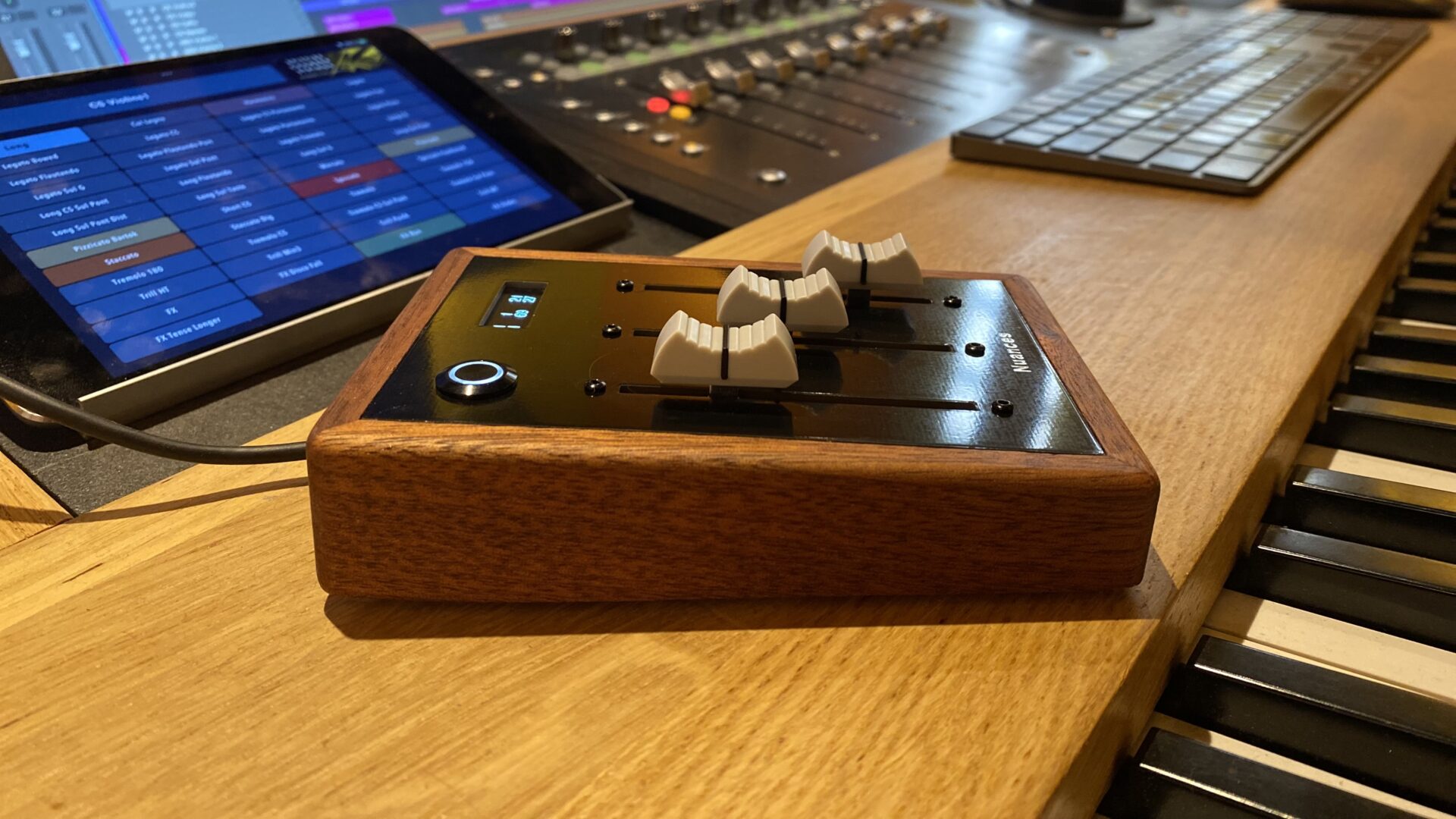 Nuances Controller controlling Kontakt Spitfire orchestral libraries in Cubase Logic